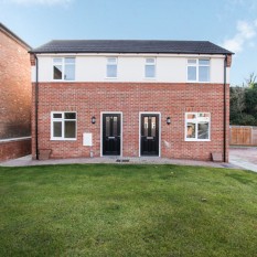 Each property has it's own parking space, new contemporary fitted kitchen with appliances and carpets/flooring throughout. Close to local amenities, shops and within walking distance to Leagrave main line train station. Junction 11 of the motor way is also ideal for commuters.